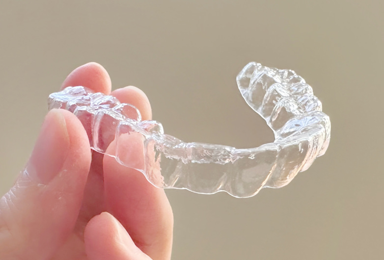 歯軋り・食いしばりについて（ナイトガード）